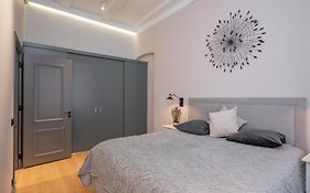 Lutsu Residents - Unique Apartment In Old Town, Keyless